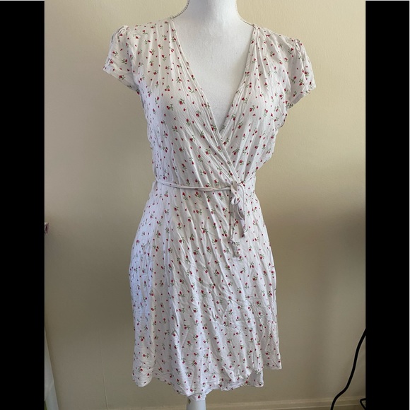 Brandy Melville floral robbie dress - Picture 2 of 2